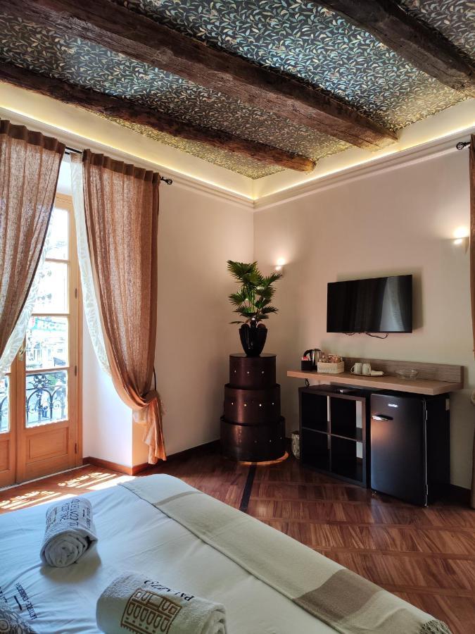Bed and Breakfast Palazzo Il Convento Luxury Umberto I Неаполь Екстер'єр фото