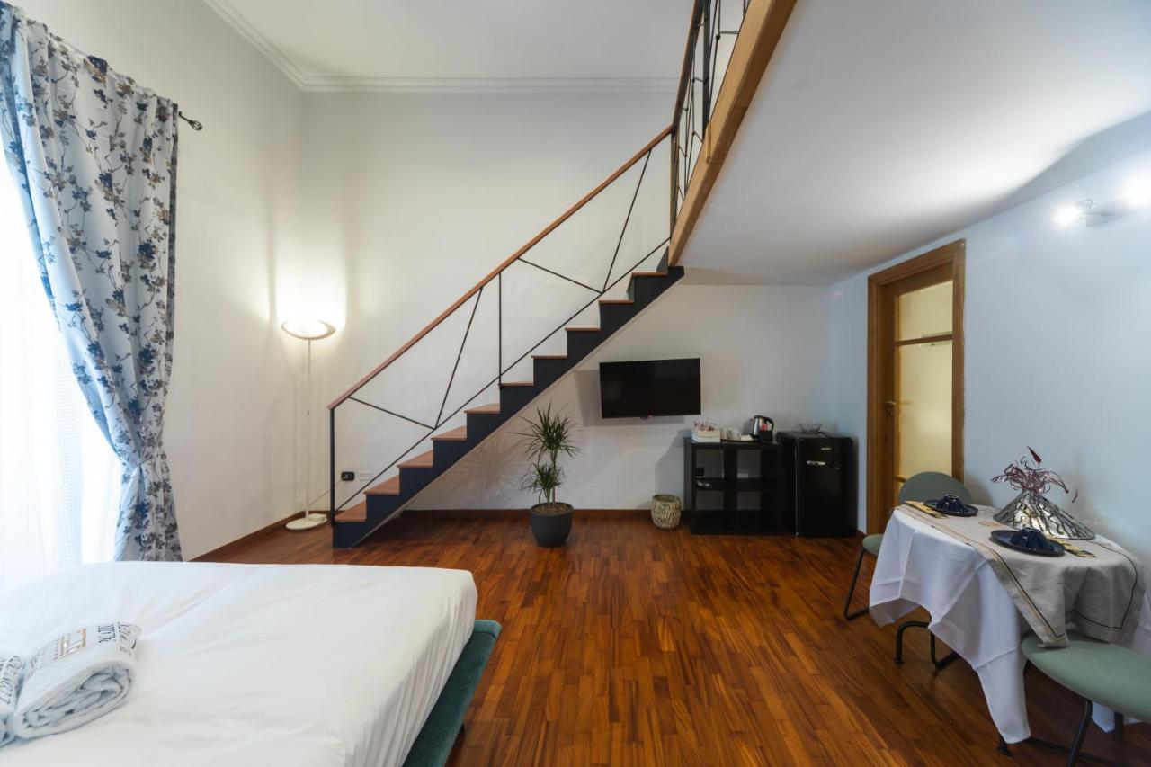Bed and Breakfast Palazzo Il Convento Luxury Umberto I Неаполь Екстер'єр фото